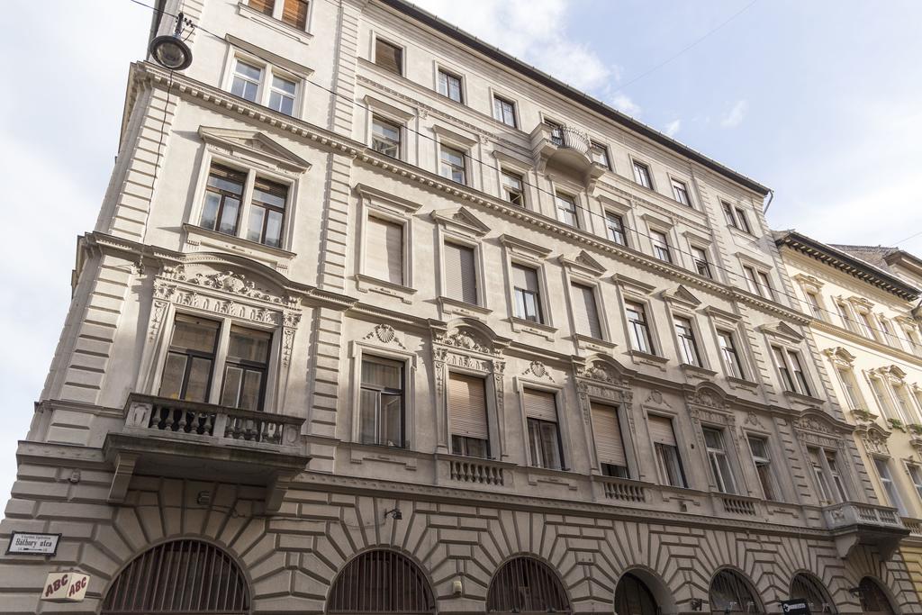 Superior Loft At Basilica Apartment Budapest Luaran gambar